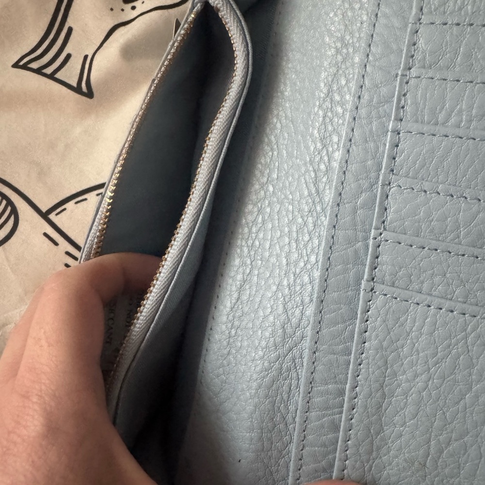 NWT Fossil Blue Leather Bifold Wallet - Picture 5 of 7